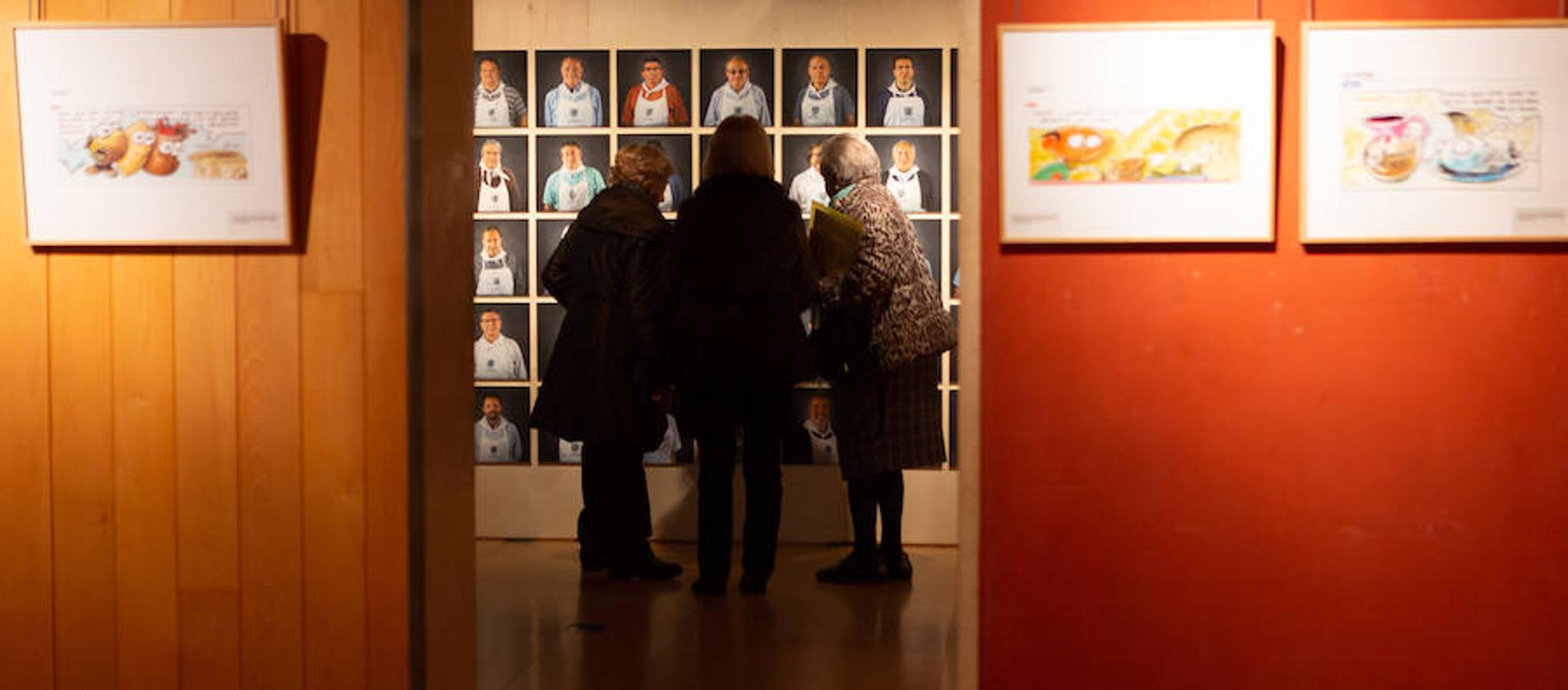 Una exposición montada en el Centro Fundación Caja Rioja Merced recorre el pasado y el presente de la Cofradía del Pez, una entidad que salvaguarda las tradiciones de Logroño.