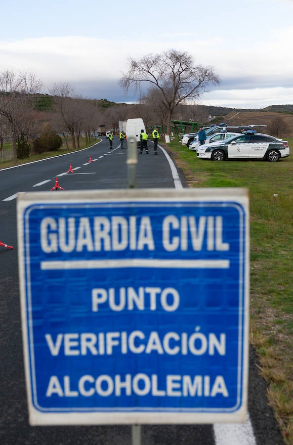 Los agentes de Tráfico sostienen que ha crecido la sensibilización sobre los efectos del alcohol, pero no se tiene la misma sensación con las drogas, un aspecto sobre el que hay que trabajar.