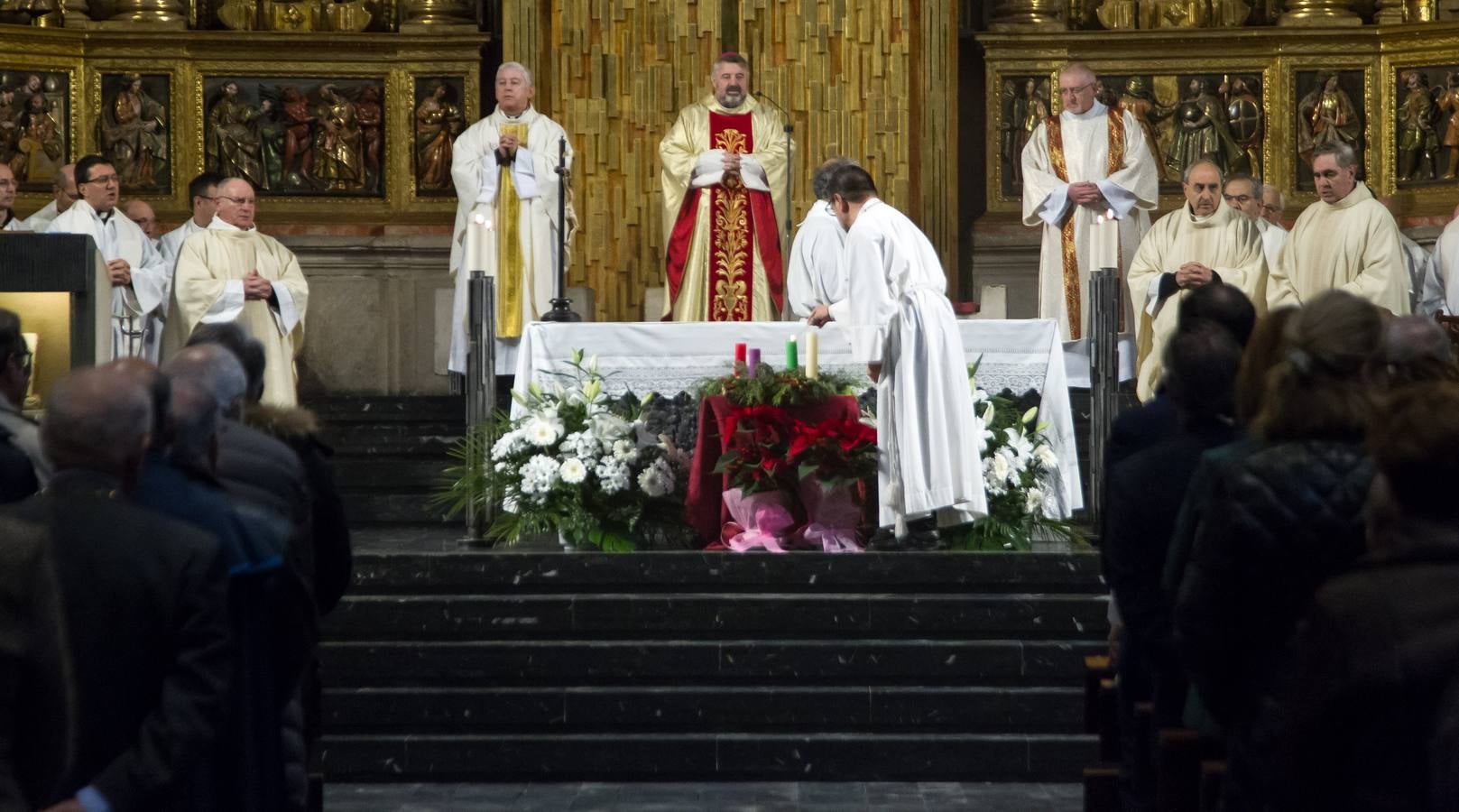 Gamarra pide amparo a la Virgen de la Esperanza para erradicar la violencia contra mujeres