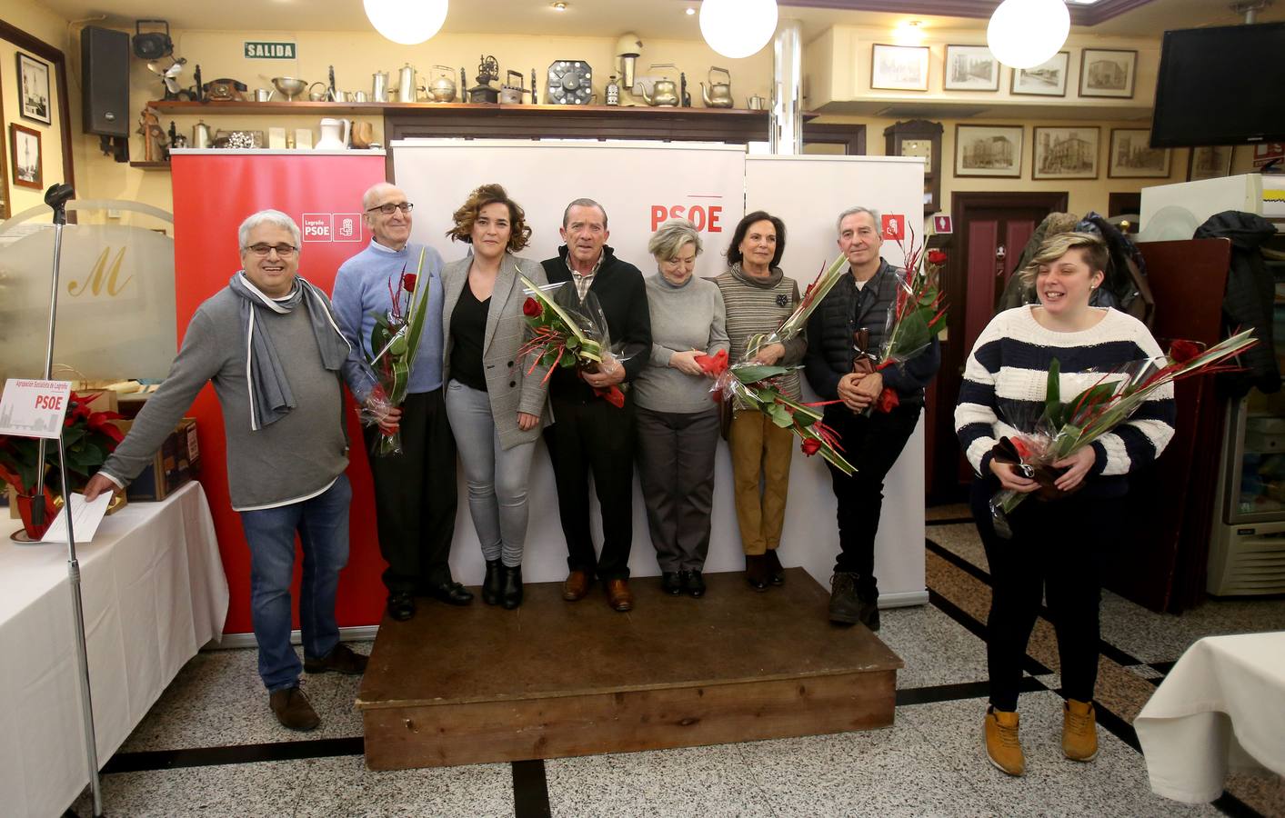 Afiliados y amigos se reunieron ayer en el Café Moderno para celebrar el comienzo de las fiestas de Navidad.