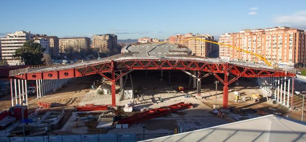 Estado actual de las obras de la nueva estación de autobuses de Logroño, dentro de la fase I del soterramiento del ferrocarril aún por culminar. :: DÍAZ URIEL 