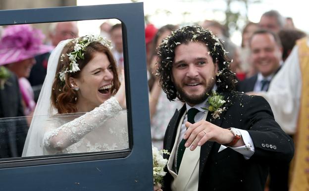 Rose Leslie y Kit Harington el día de su boda.