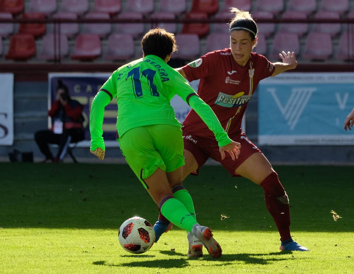 Las de Héctor Blanco no pudieron superar al equipo valenciano, que les endosó un claro 2-4 en Las Gaunas