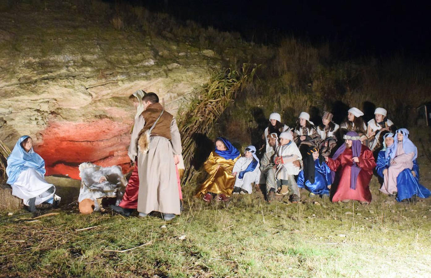 Más de 150 vecinos escenificaron en el Monte Viso el Nacimiento de Jesús, en una cita que cumple 48 años