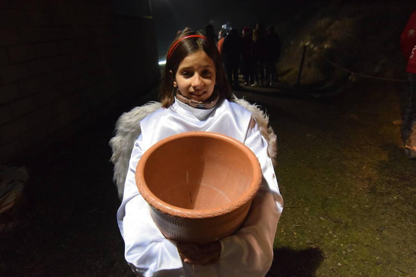 Más de 150 vecinos escenificaron en el Monte Viso el Nacimiento de Jesús, en una cita que cumple 48 años