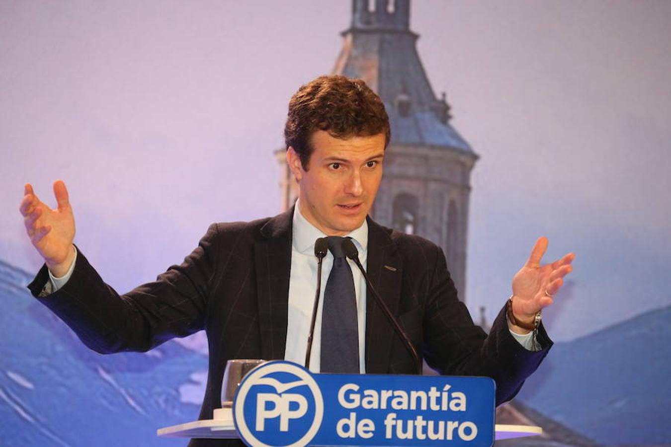 El presidente del PP presentó a José Ignacio Ceniceros y Cuca Gamarra como candidatos a presideir el Gobierno de La Rioja y la alcaldía de Logroño en el que puede catalogarse como primer acto de campaña de los populares para las elecciones del 2019