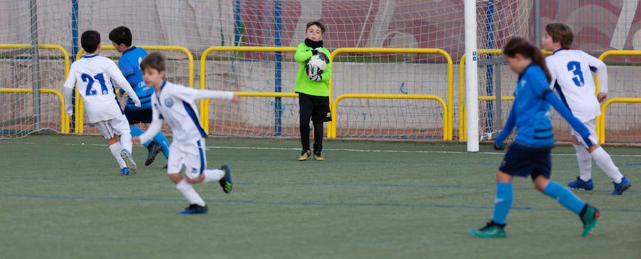 El campo de fútbol de El Salvador ha albergado un torno de fútbol 8 en el que han participado 48 equipos.