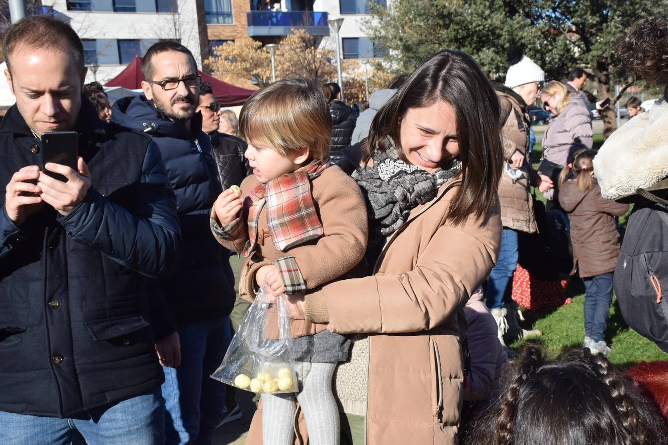 El barrio logroñés celebra una «nochevieja» con anticipación para los más pequeño