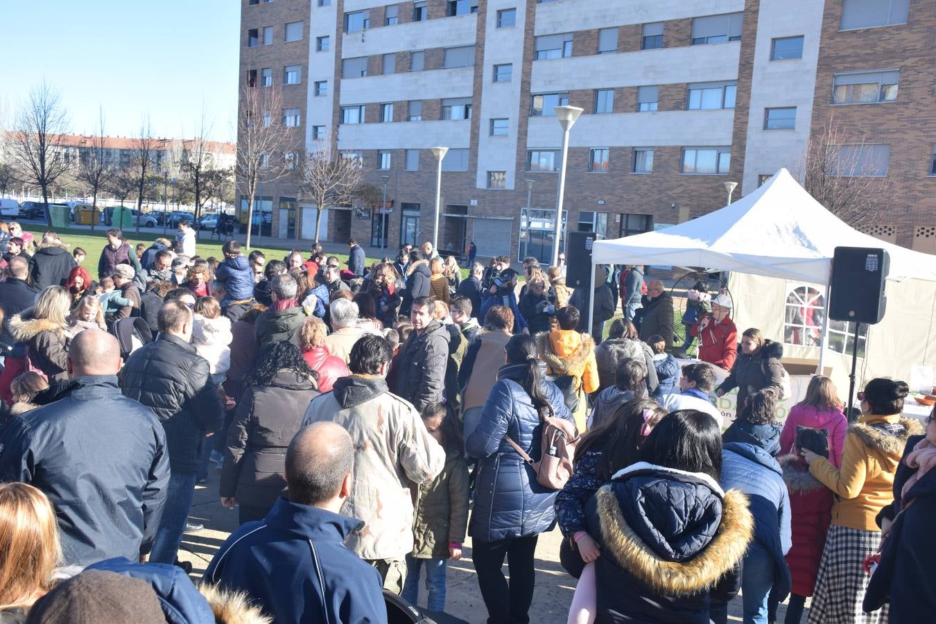 El barrio logroñés celebra una «nochevieja» con anticipación para los más pequeño