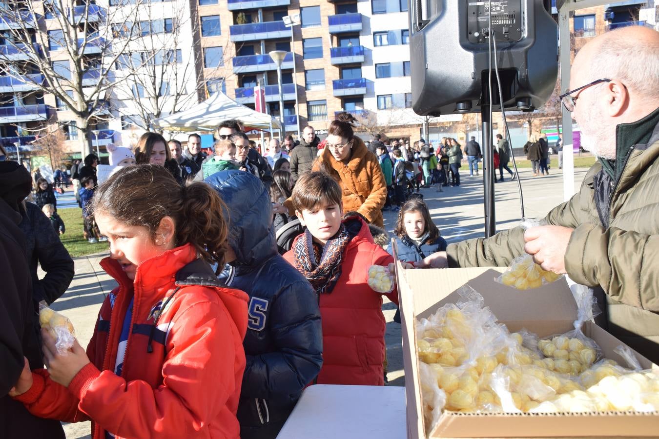 El barrio logroñés celebra una «nochevieja» con anticipación para los más pequeño