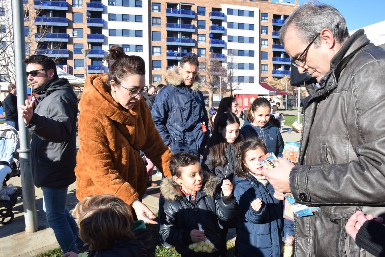 El barrio logroñés celebra una «nochevieja» con anticipación para los más pequeño