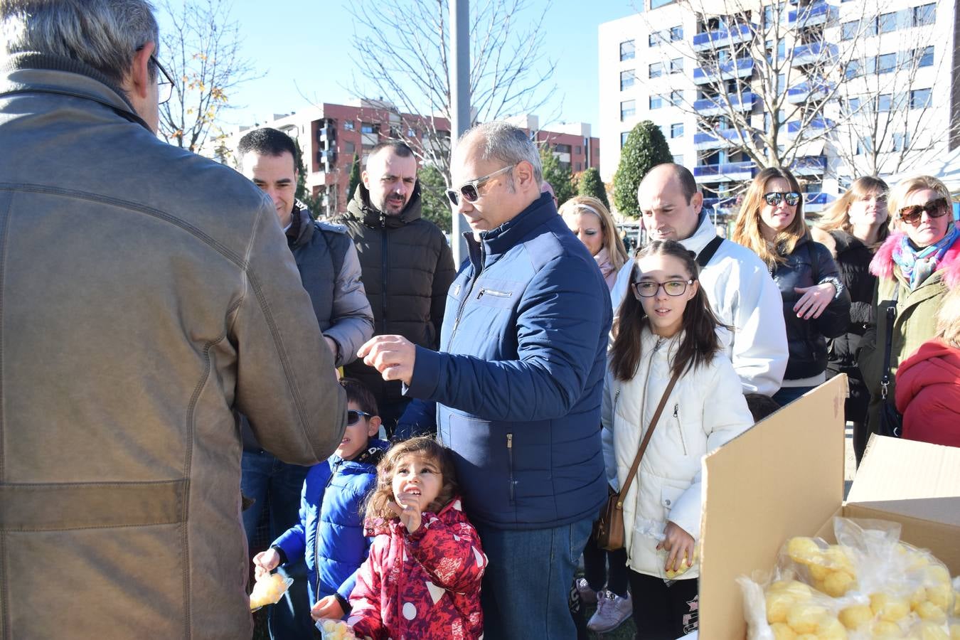 El barrio logroñés celebra una «nochevieja» con anticipación para los más pequeño