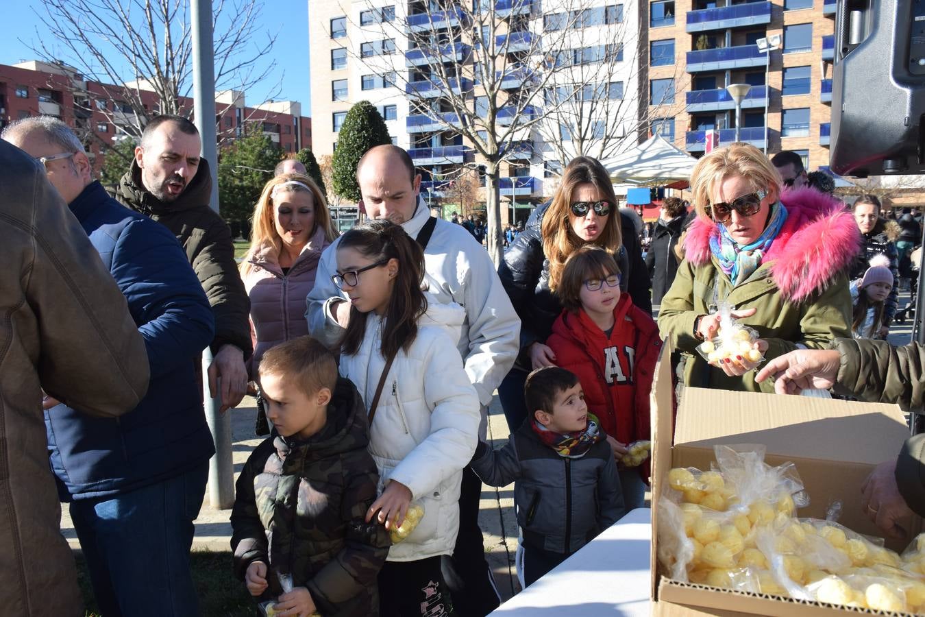 El barrio logroñés celebra una «nochevieja» con anticipación para los más pequeño