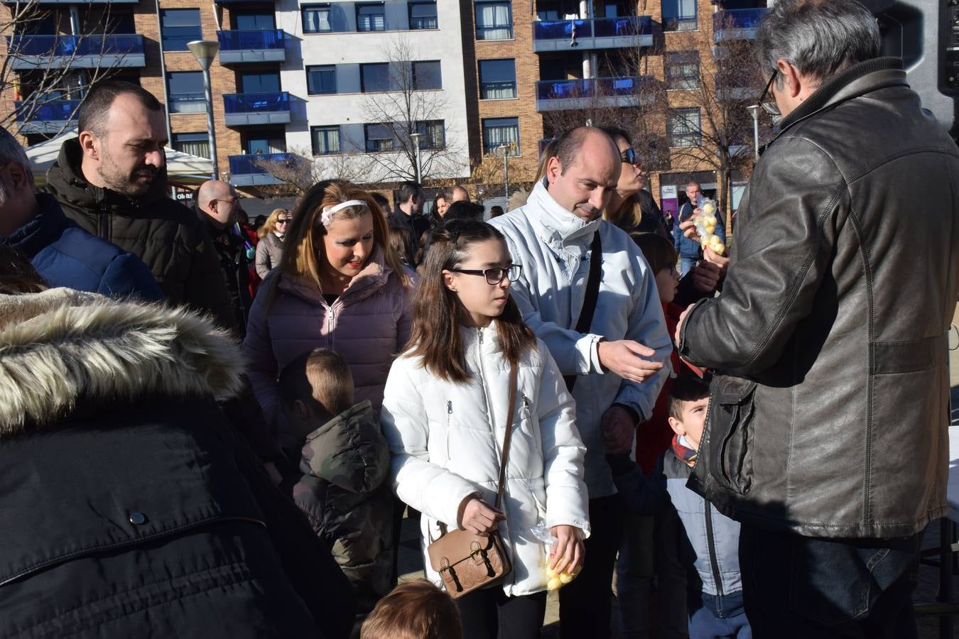 El barrio logroñés celebra una «nochevieja» con anticipación para los más pequeño