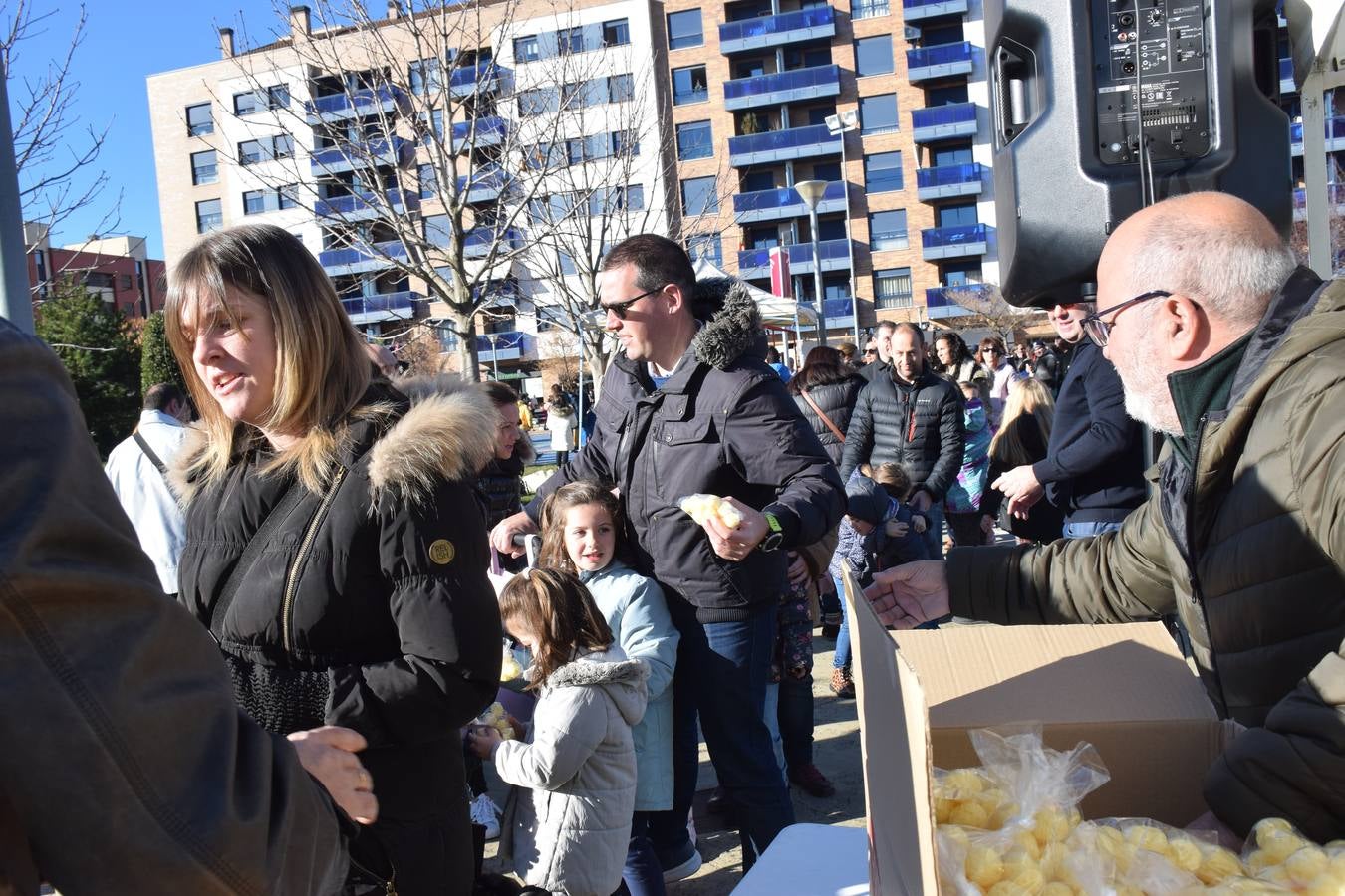 El barrio logroñés celebra una «nochevieja» con anticipación para los más pequeño