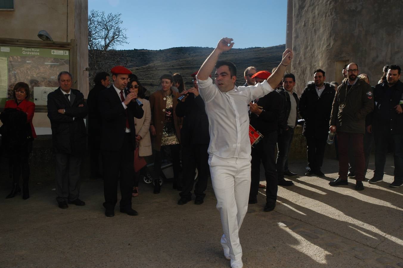 Baile a cargo del mayordomo de los Hermanos del Niños, Gonzalo Pérez Jiménez.