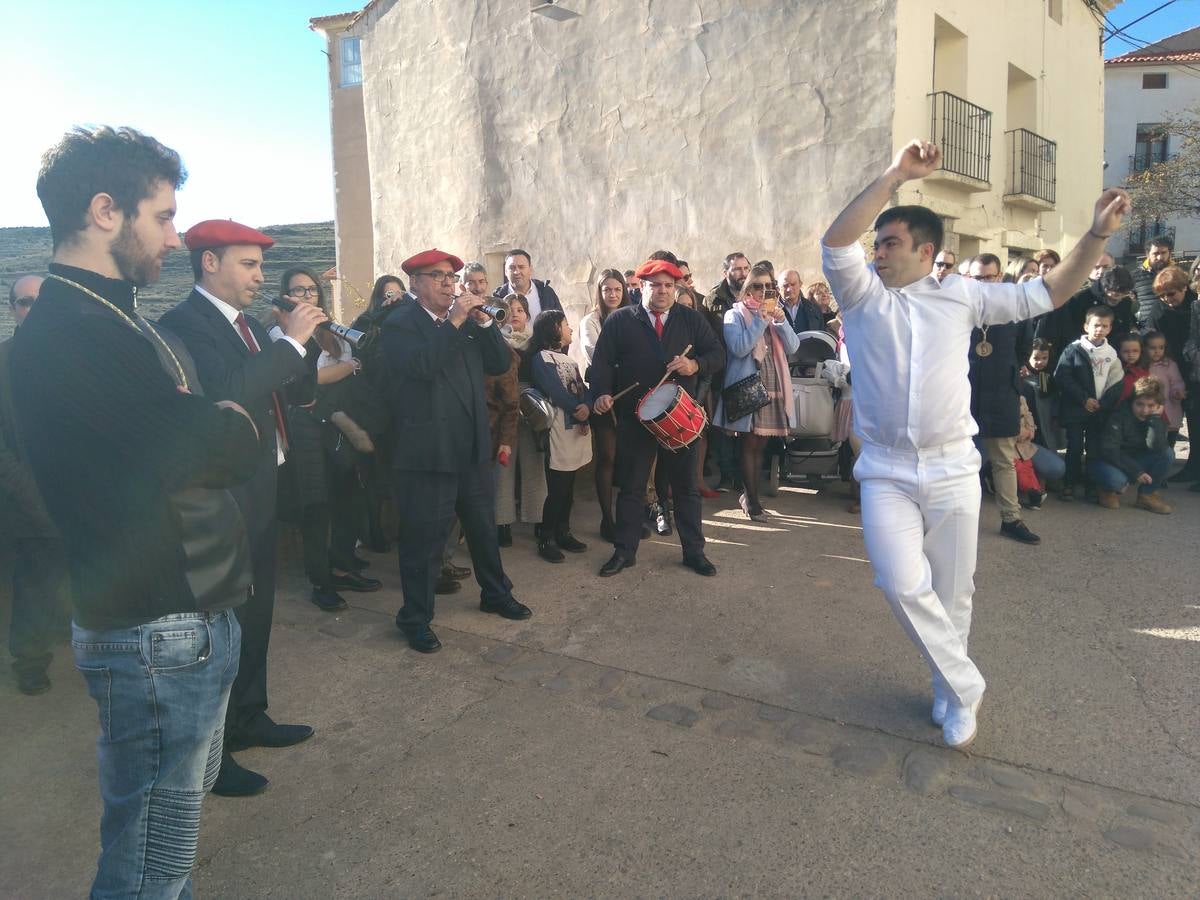 Baile a cargo del mayordomo de los Hermanos del Niños, Gonzalo Pérez Jiménez.