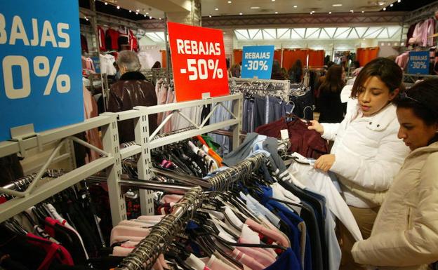 La contratación en rebajas crecerá más que las ventas