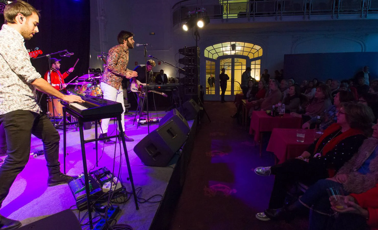 Floridablanca, Mr. Kilombo, Lou Cornago y Joana Serrat protagonizaron los conciertos diurnos de la primera jornada de Actual.
