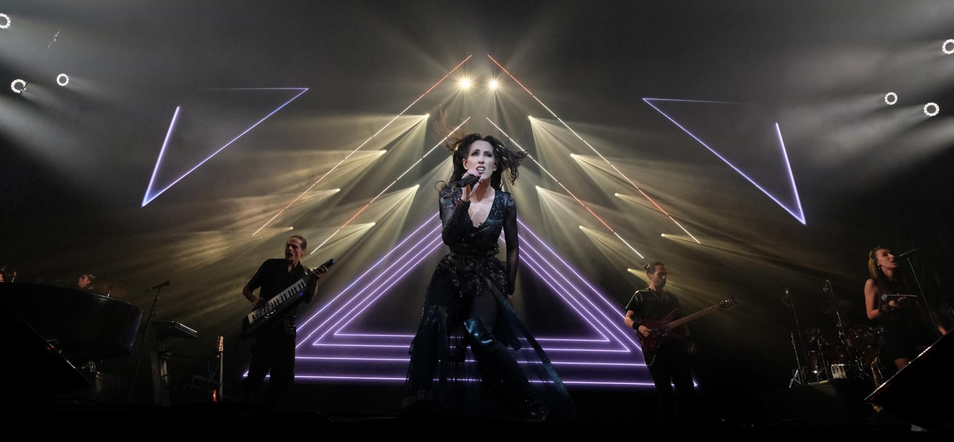 Malú mostró toda su energía en el Palacio de los Deportes.