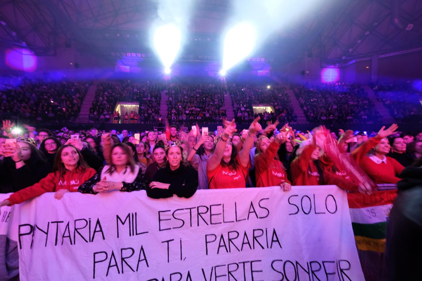 Malú mostró toda su energía en el Palacio de los Deportes.