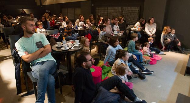 Sala Negra. El público de una de las funciones que se han representado en Actual.