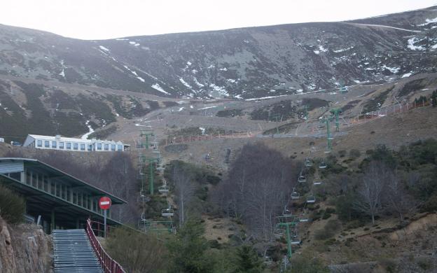 Panorámica actual de la estación de esquí de Valdezcaray. :: albo