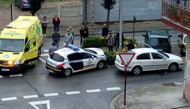 La Policía Local denuncia que lleva sin uno de sus coches desde octubre, cuando sufrió este accidente. 