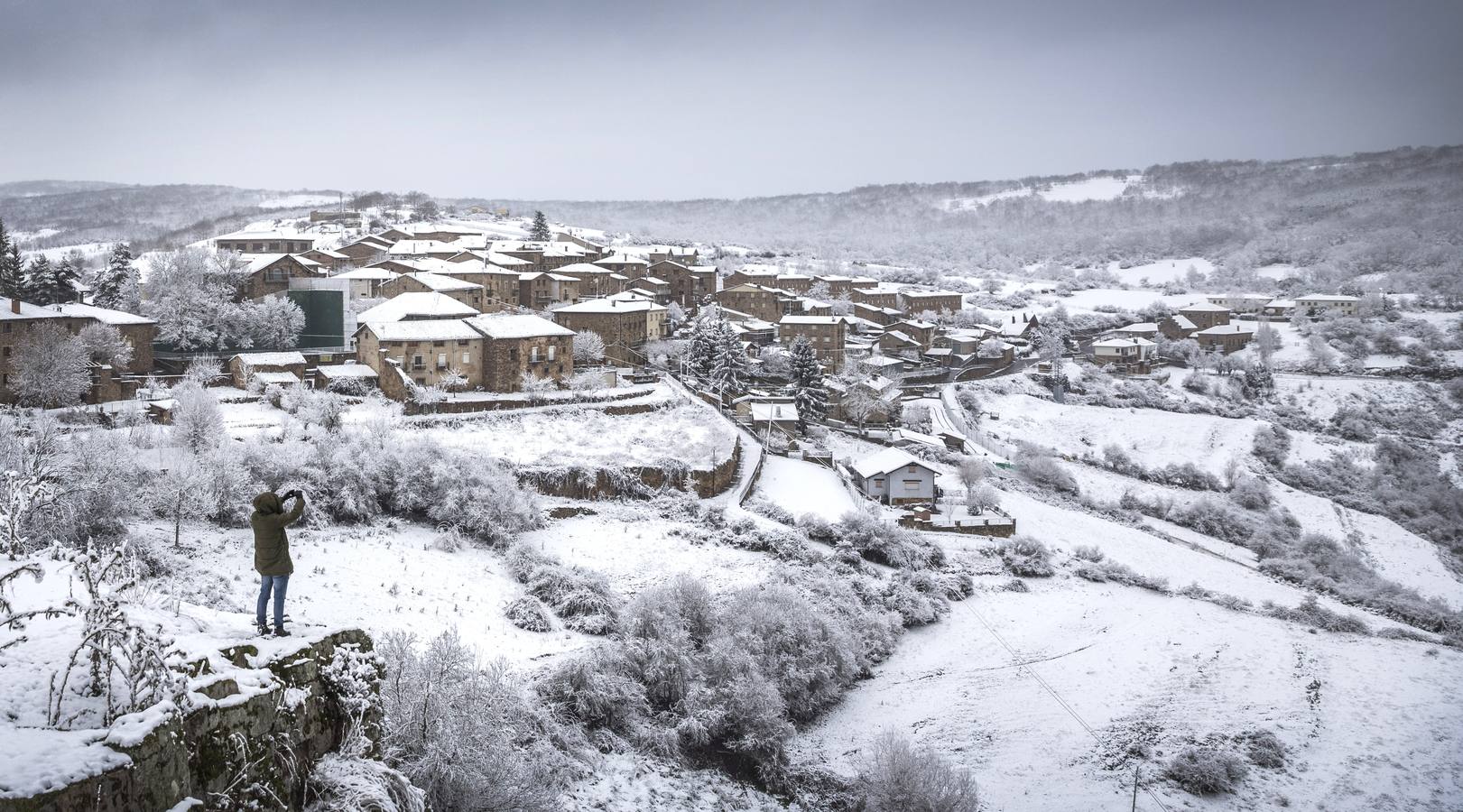 Fotos: La sierra riojana, cubierta por la nieve