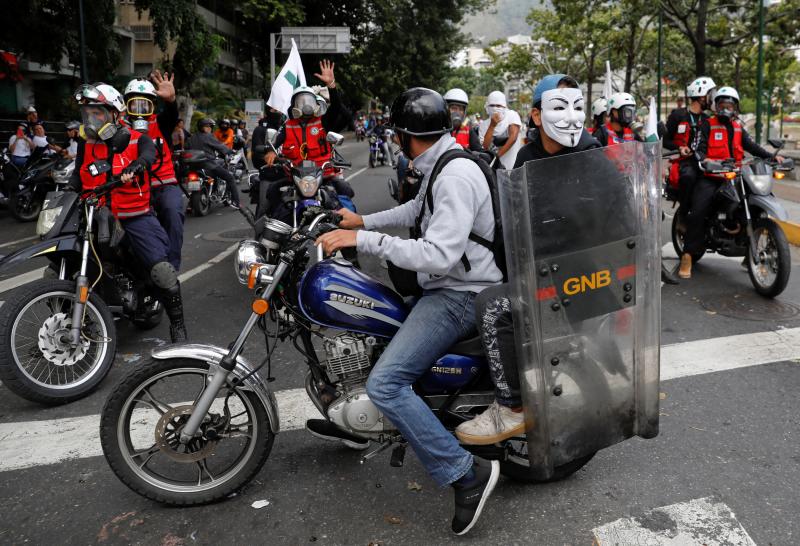 Fotos: Enfrentamientos en Venezuela tras la autoproclamación de Juan Guaidó