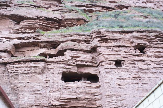 Cuevas de la zona de Malpica que están siendo estudiadas en su interior. :: F. D.