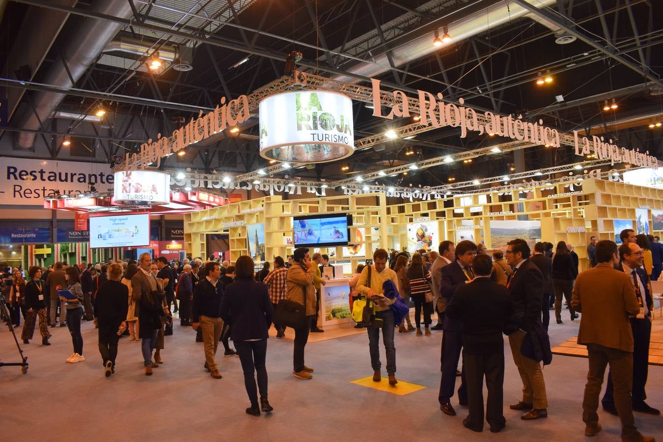 Las imágenes de la presencia riojana en Fitur 2019