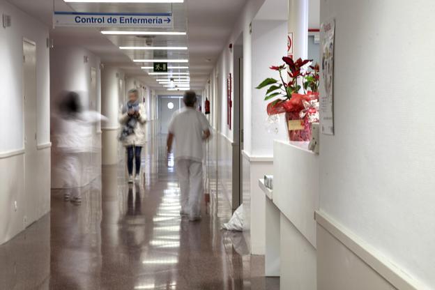 El control C de la cuarta planta del Hospital San Pedro permanecía ayer abierto. :: g.r.