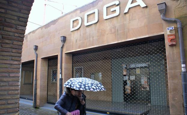 Desalojan el cine Doga de Nájera por el incendio de unas cajas eléctricas