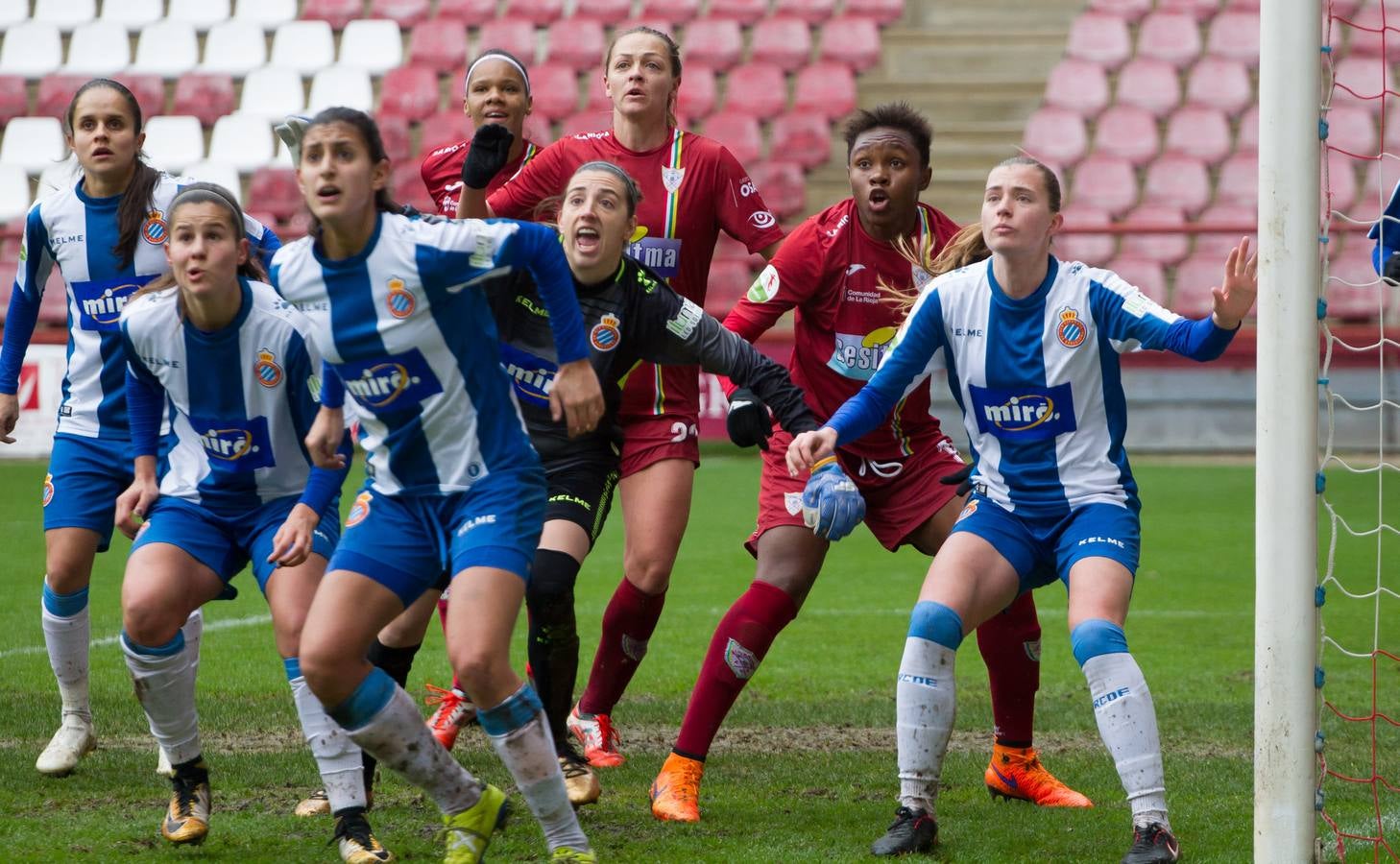 Fotos: El EDF Logroño vence al Espanyol en Las Gaunas