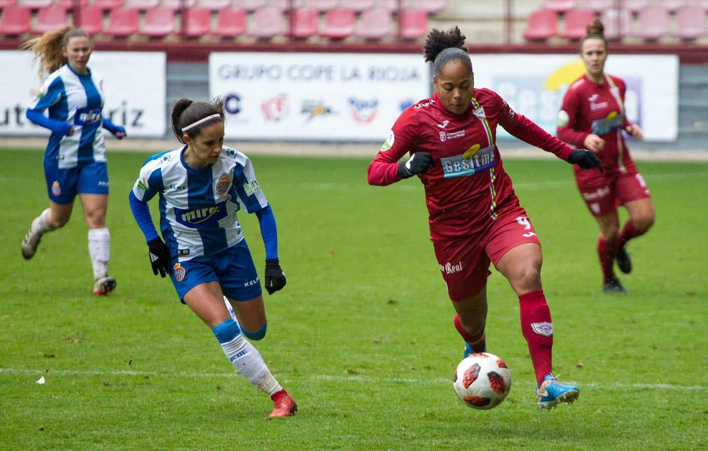 Fotos: El EDF Logroño vence al Espanyol en Las Gaunas