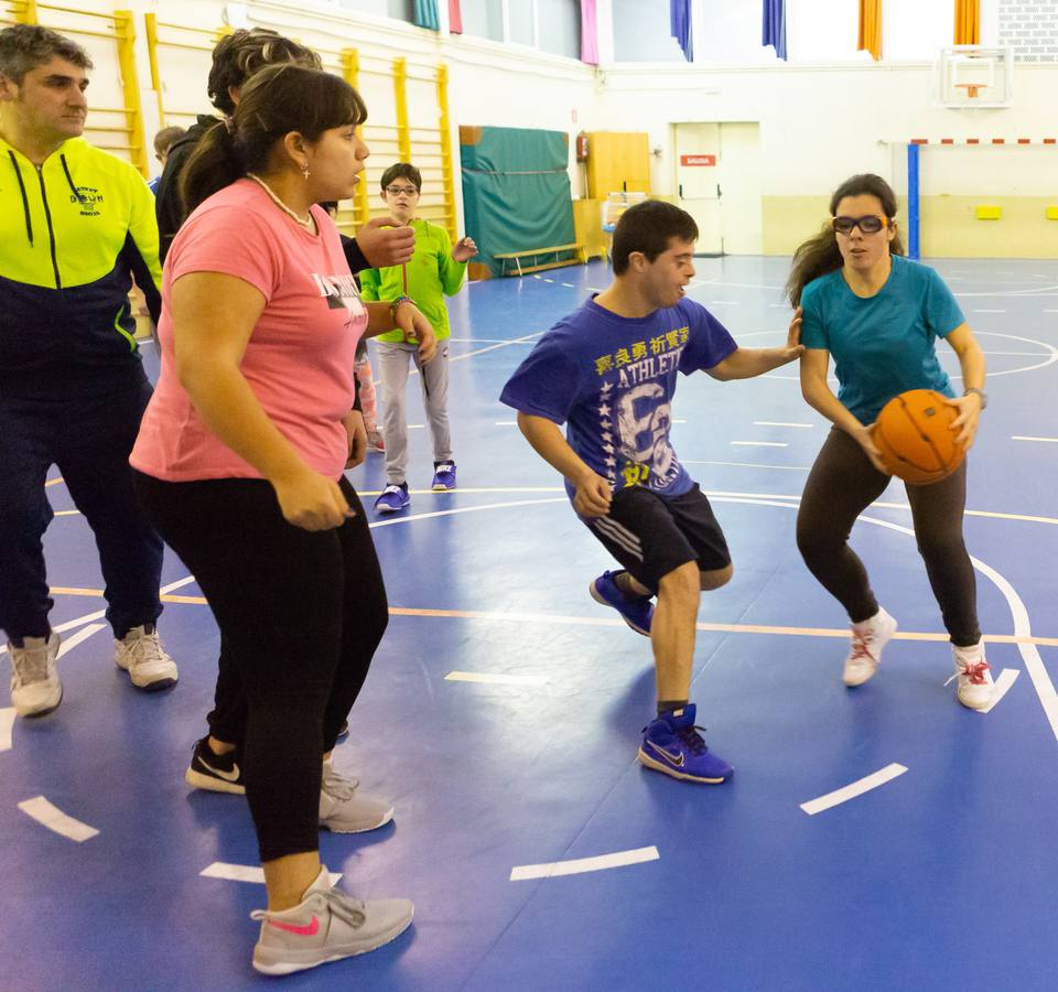 El Basket Down Rioja cuenta con dos equipos en los que se mezclan jugadores con y sin discapacidad