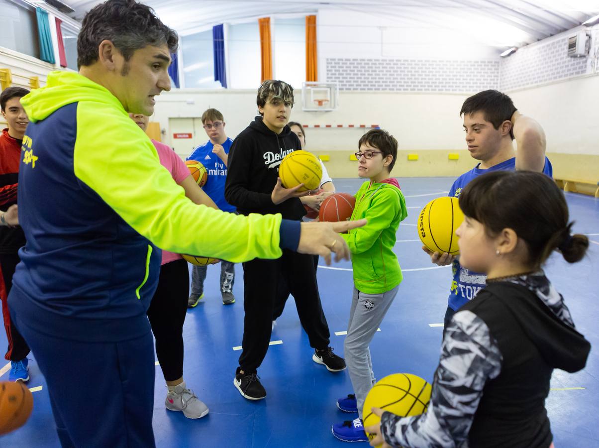 El Basket Down Rioja cuenta con dos equipos en los que se mezclan jugadores con y sin discapacidad