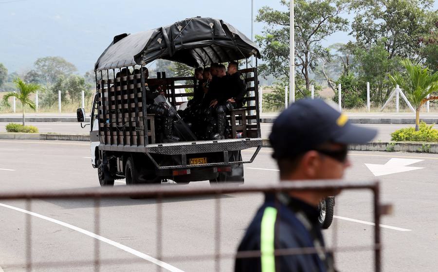 Los primeros envíos de asistencia llegan a la frontera con Colombia 