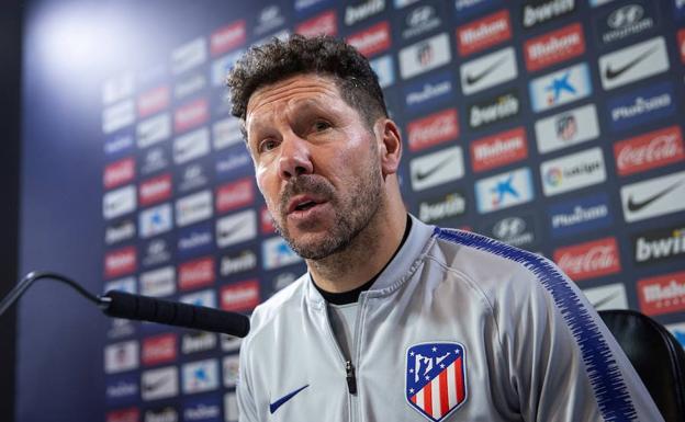 Diego Pablo SImeone, en rueda de prensa. 