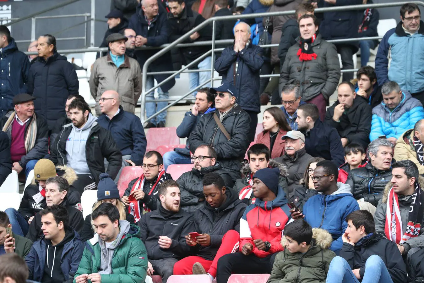 Fotos: El derbi riojano: el ambiente en Las Gaunas