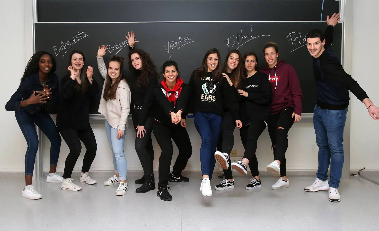 Diez jóvenes que compatibilizanel deporte con sus estudios en la Universidad de La Rioja. 