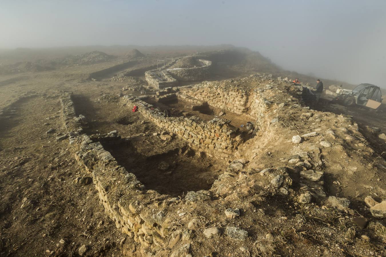 Avanza la primera fase de las excavaciones en el Monte Cantabria.