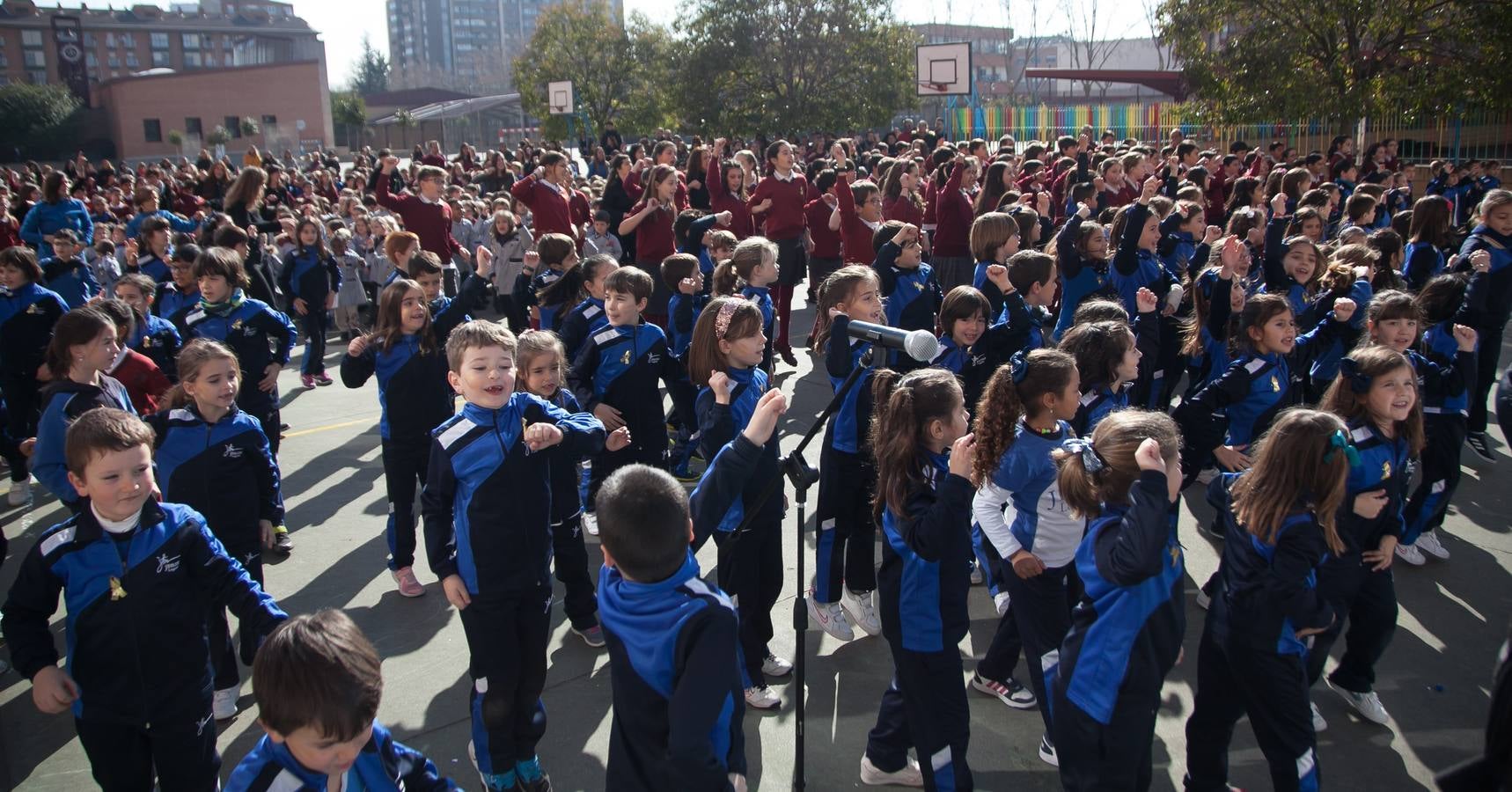 Fotos: Actos del Día Internacional del Cáncer Infantil en Jesuítas de Logroño