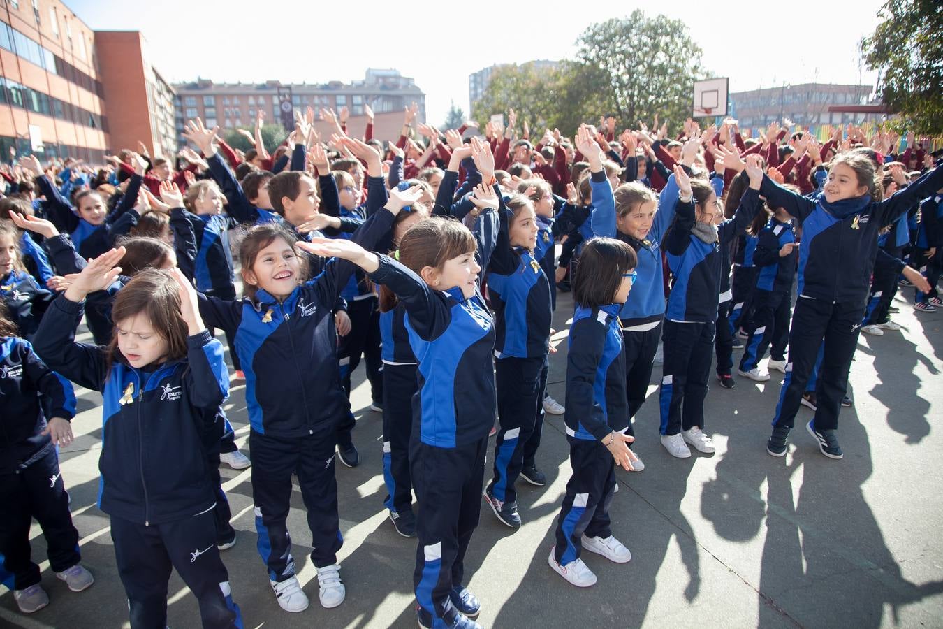 Fotos: Actos del Día Internacional del Cáncer Infantil en Jesuítas de Logroño