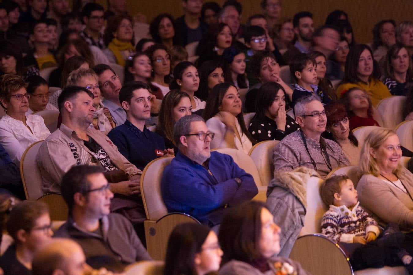 Divertida gala a favor de la asociación Faro.