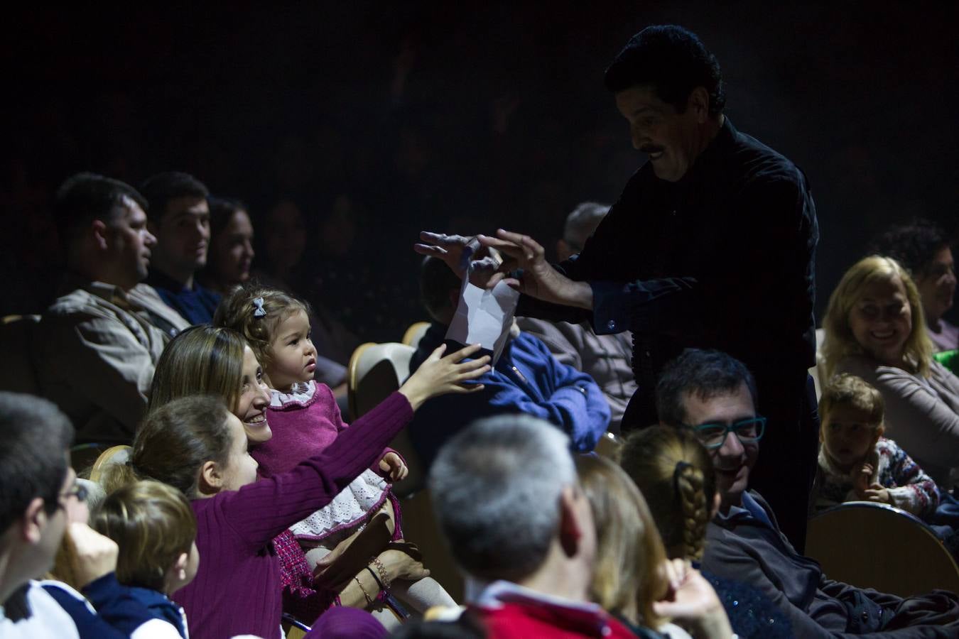 Divertida gala a favor de la asociación Faro.