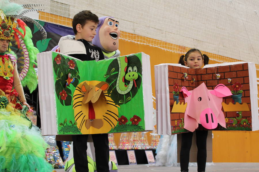 Veintitrés niños en la categoría individual y parejas y sesenta y dos en grupos participaron en el Carnaval de papel