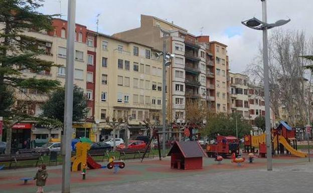 Farola objeto del desafío #andestá en el parque Gallarza