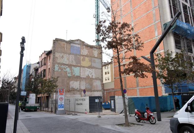 Parcela donde se edificará el nuevo edificio en Gran Vía. 